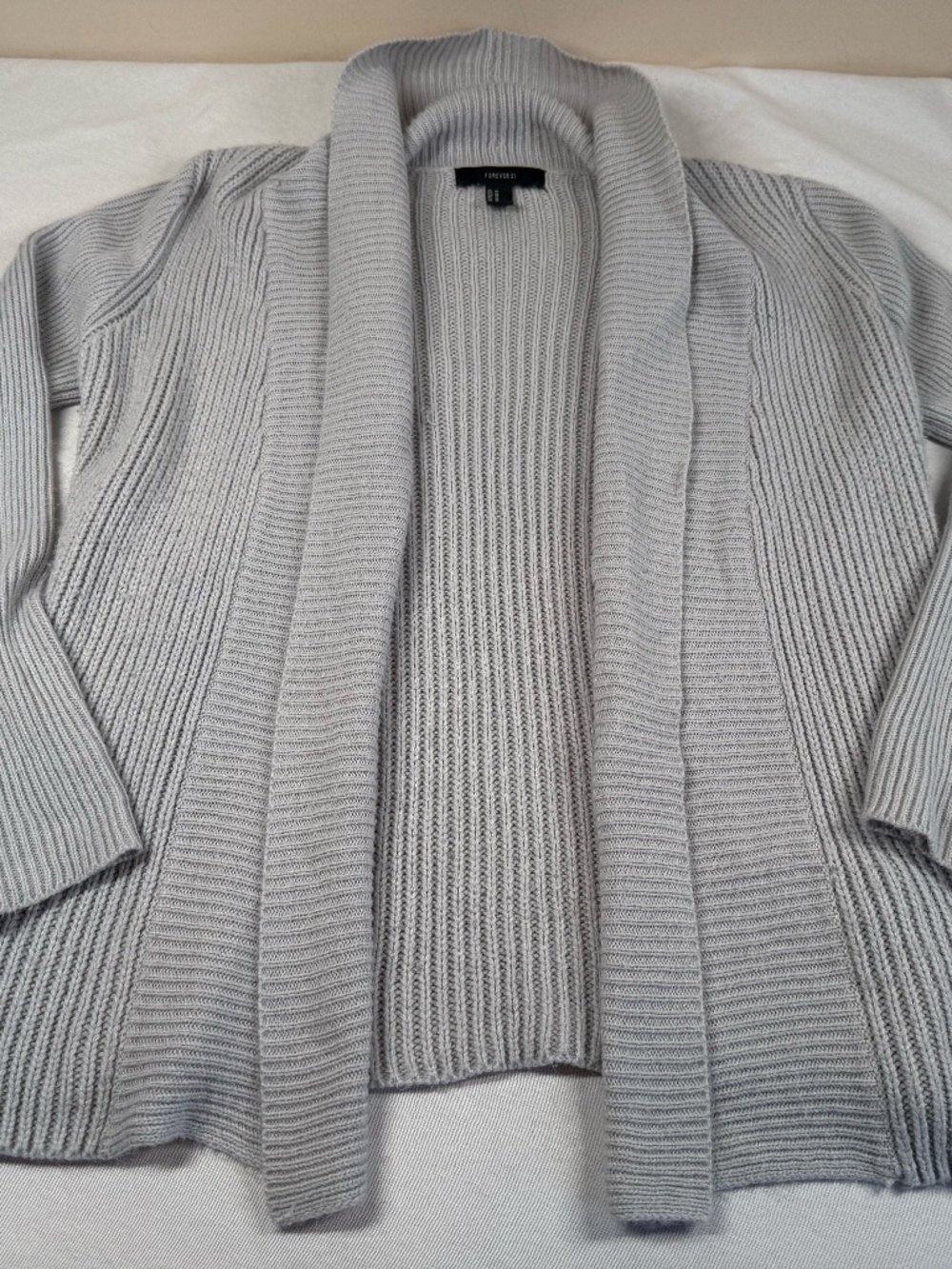 Forever 21 Women's Knitted Cardigan Pullover Sweater Size Medium - Beige